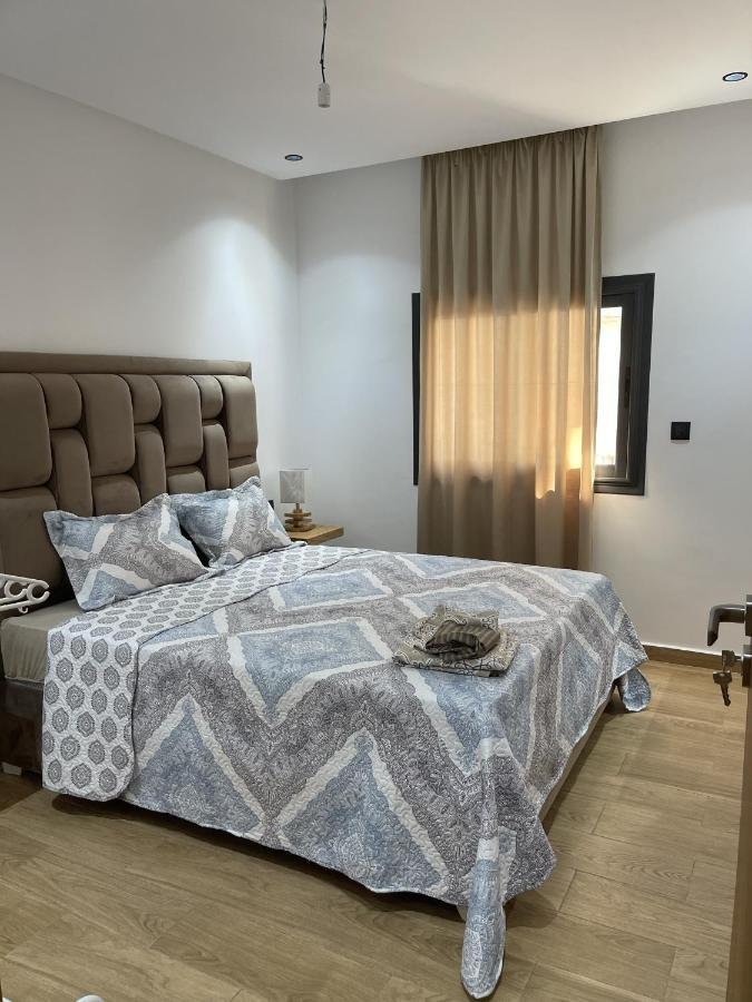 Appartement En M'Diq Centre Ville Pres De La Plage Luaran gambar